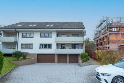 Charmante Dachgeschosswohnung mit Loggia und Weitblick ins Grüne
