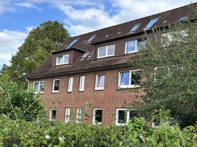HH-Bramfeld: Gut geschnittene 3-Zimmer-Endetagenwohnung mit zusätzlich ausgebautem Dachboden
