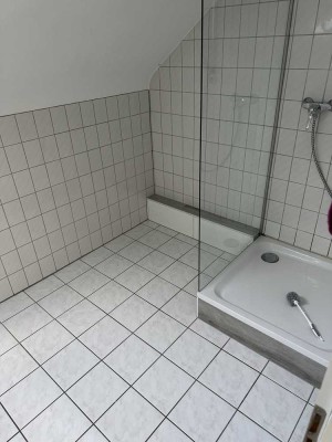 Erstbezug nach Sanierung: 2-Zi-Dachgeschosswohnung in Böblingen