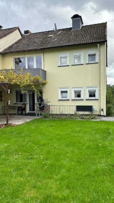 Familienfeundliches Reihenendhaus mit Garten!