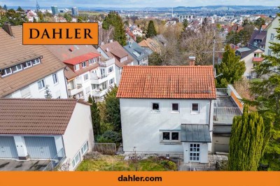 Einzigartiges Einfamilienhaus auf dem Killesberg – Fernblick, Gartenoase & Renovierungspotenzial