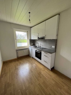 Schöne 2-Zimmer-Wohnung mit Balkon und EBK in Feldrandlage
