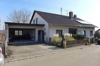Schöne und gepflegte 2-Zimmer-Terrassenwohnung mit EBK in Kötz