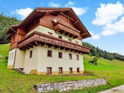 Großzügiges Bauernhaus mit Grundbesitz und vielen Möglichkeiten im Lesachtal. - Nebengebäude inklusive, Tierhaltung gut vorstellbar.