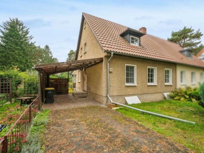 Bezugsfreie Doppelhaushälfte mit Charme – Garten, Terrasse und Garage in Toplage von Kleinmachnow
