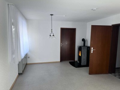 Geräumige 4-Zimmer Wohnung mit Balkon und Garage in Römerstein