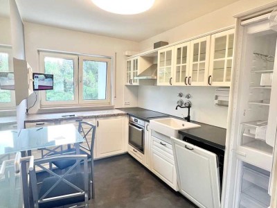 Toll geschnittene, geräumige helle Wohnung!