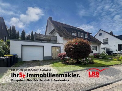 Stilvolles Dachgeschoss mit großer Terrasse & Spitzboden zum Ausbau