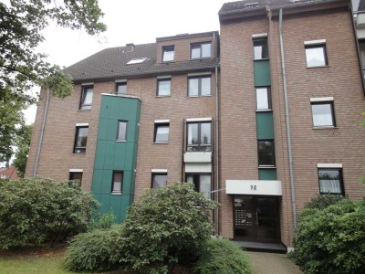 TOP-Angebot. Sanierte 2-Zimmer-Traumwohnung in ruhiger Toplage von Neuss in Bast-Bau-Qualität.