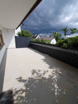 Renovierte 4-ZKB, Garage, XXL-Terrasse, neue Küche, im Blumenviertel, mit Gartenanteil