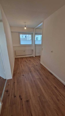 Modernisierte 3,5-Zimmer-Hochparterre-Wohnung mit EBK in Dortmund ANFRAGESTOP
