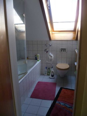 Gemütliche 3-4 Zimmer DG Wohnung