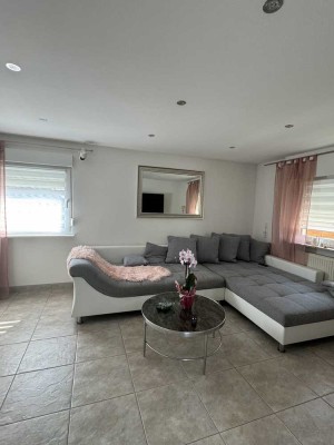 Freistehendes Einfamilienhaus mit großem Garten für die Familie