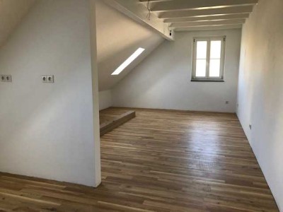 Freundliche 2-Zimmer-Dachgeschosswohnung in Merzkirchen Körrig