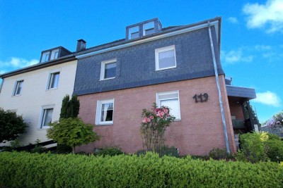 Gepflegtes Zweifamilienhaus mit großem Grundstück in Tönisheide
