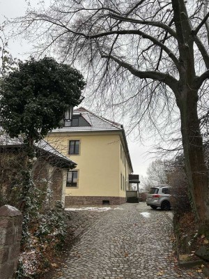 Traumhafte DG-Wohnung mit Blick über Meißen und großem Balkon!!