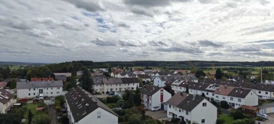 Attraktive 3-Zimmer Wohnung mit Balkon im 7. OG in Burgau