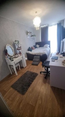 3-Zimmer-Wohnung mit Balkon, Kamin und Parkplatz zu vermieten