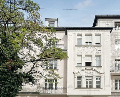 Exklusiver Wohntraum im denkmalgeschützten Altbau: Elegante 6-Zimmer-Wohnung im Herzen Schwabings