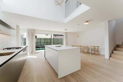 Modernes Townhouse mit Pool in Bestlage Aigen – Architektur trifft Stadtnähe