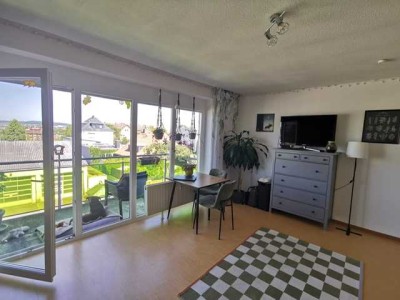 Sehr schöne helle möblierte 1 Zimmerwohnung  mit Balkon u. Einbauküche