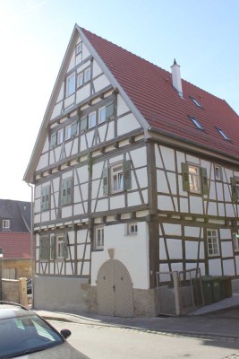 Authentisches Wohnen im Kulturdenkmal, ruhig u. zentrumsnah in Kornwestheim. Frei ab Februar 2026!