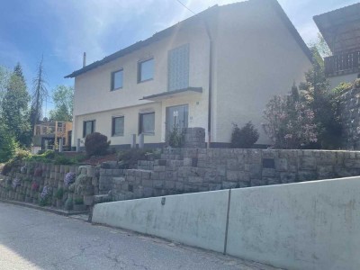 Spätsommer-Special  -  Einfamilienhaus mit ELW und schöner Aussicht