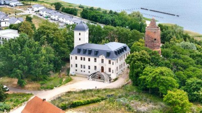 Residieren im Schloss Pouch – Eleganz auf 129 m² direkt am Großen Goitzschesee