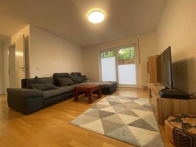 Großzügige 4-Zimmer-Wohnung mit Terrasse und eigenem Garten