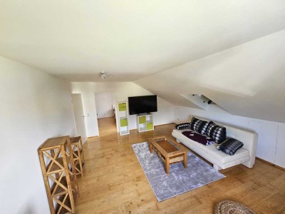 Helle 2-Zimmer Dachgeschosswohnung in Eisingen