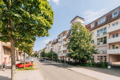 5,55% Rendite - Seniorenwohnen in Connewitz - Renoviert & Neuvermietet mit Hofausrichtung und Balkon