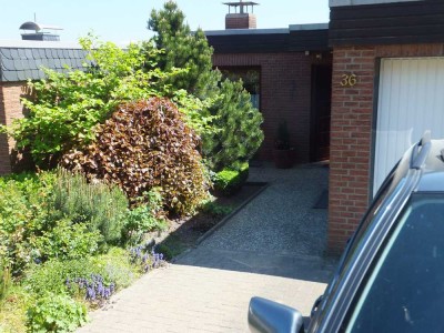 Endlich von der Mietwohnung ins Eigenheim ! Reihenmittelhaus mit Garage in 31832 Springe