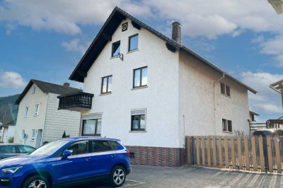 Zweifamilienhaus mit Scheune und Garten – Viel Platz für Familie und Hobby