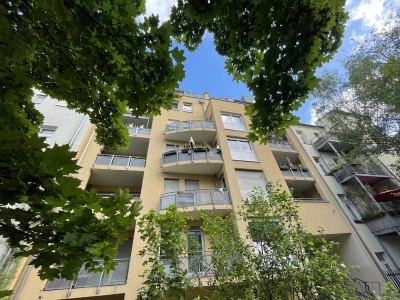 //AB SOFORT VERFÜGBAR * 2-Zimmer-Wohnung mit Balkon im beliebten Leipziger Süden//