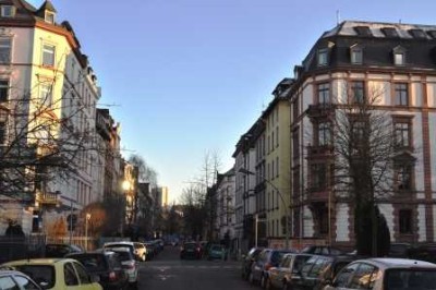 Gehoben möblierte ruhige 1-ZW mit Parkett, Balkon,EBK, WM, Wäschetrockner, high speed internet inkl.