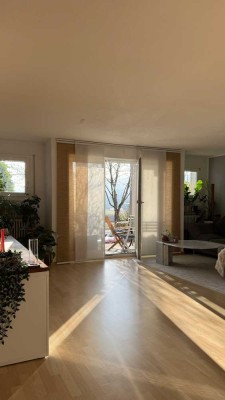 Helle gut geschnittene Wohnung mit Süd-Terrasse