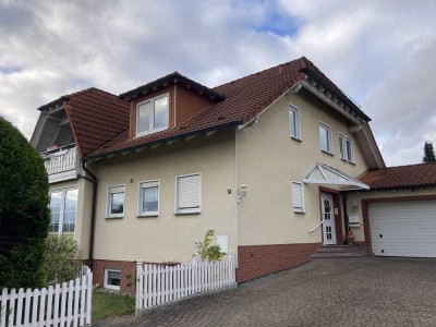 Zweifamilienhaus mit Wohnung im Souterrain in Staufenberg-Landwehrhagen, ca. 10 Km vom Kasseler Zent
