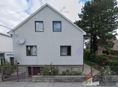 Einfamilienhaus mit 5 Zimmern und großem Balkon (ca. 13m²) in ruhiger Lage wartet auf Sie! - Pool im Garten möglich!