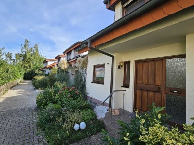 Gepflegtes Reihenhaus, ca. 130 m², Garten, 228 m² Grundstück inkl. Garage, Erbpacht (von privat)
