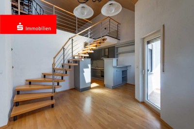 Mühlheim: Außergewöhnliche Maisonette-Wohnung mit Balkon und Garage