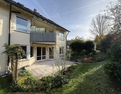 ***Reserviert***SCHÖNE 3-ZIMMER-ERDGESCHOSSWOHNUNG
MIT TERRASSE UND TG-PLATZ