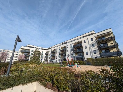 Perfekt gelegene 4-Zimmer-Wohnung mit riesigem Balkon und viel Grün