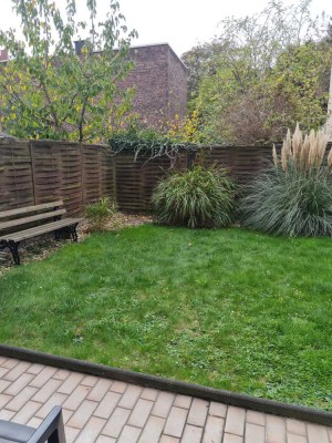 °°°  2- Zimmer-Wohnung im EG mit Gartenanteil °°°