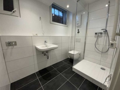 *Neubau Erstbezug* 1-Zimmer-Apartment mit überdachtem Außenbereich
