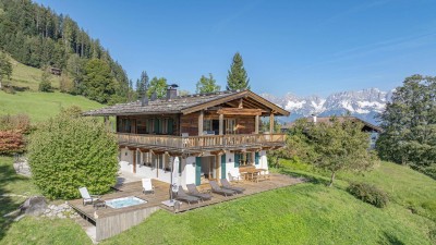 Chalet an Skipiste mit 37.152 m2 Grund