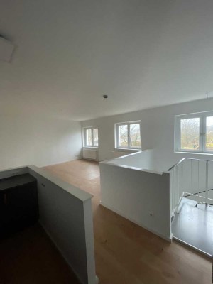 4-Zimmer Modern, Loft-Charakter auf zwei Etagen und Balkon