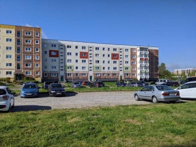 3-Raumwohnung im 1. Obergeschoss - großer Parkplatz vorm Objekt