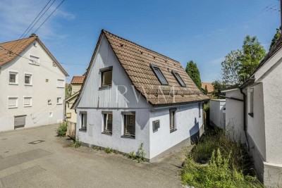 Stuttgart - Charmantes Einfamilienhaus mit kleinem Garten & großem Potenzial zum Preis einer Wohnung