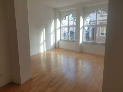 Stilvolle 3-Raum-EG-Wohnung mit gehobener Innenausstattung mit Einbauküche in Trier