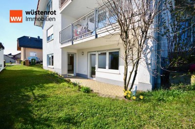 +++ Sofort einziehen! NEUwertige Wohnung mit Süd-Terrasse, eigener Garten und 2 Stellplätzen +++